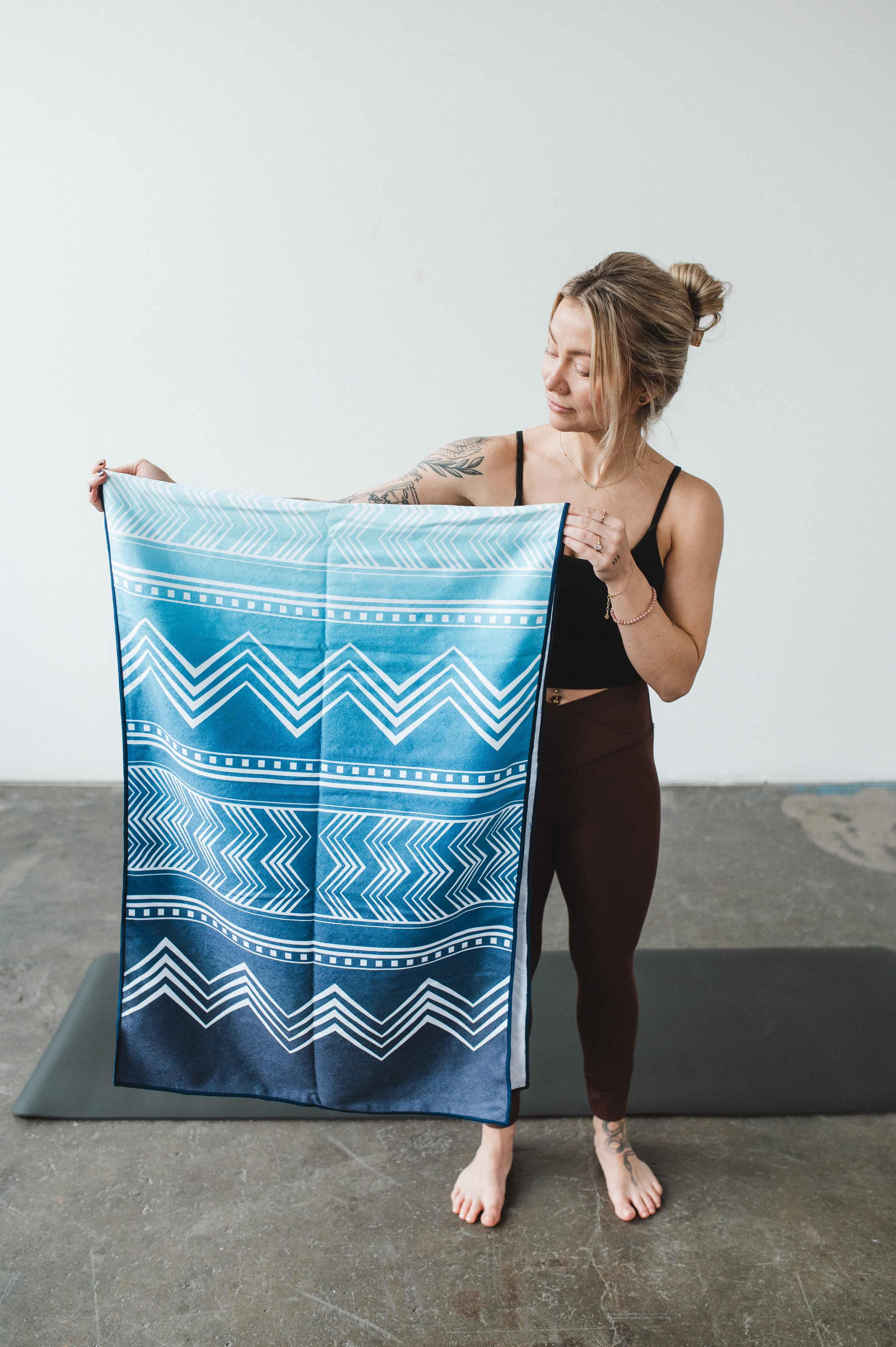 Yoga Towel | Non Slip Silicon Nubs | Absorbent Microfiber | Blue | Yune Yoga | The Diamond - Yune Yoga